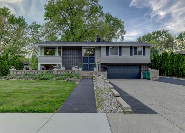 Property at 8810 Schreiber Dr, Munster, IN 46321, 4 beds, 3 baths