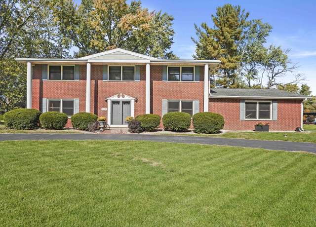 Property at 162 Sylvan Dr, Valparaiso, IN 46385, 4 beds, 2.5 baths