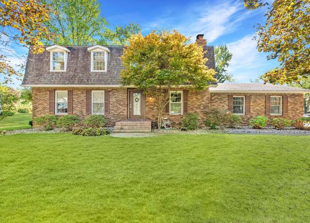 Property at 3915 W 107th Pl, Crown Point, IN 46307, 4 beds, 2.5 baths