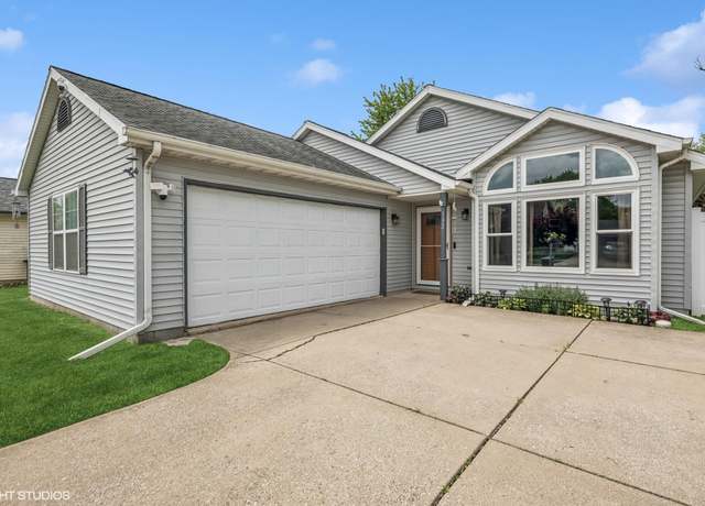 Property at 132 Pembroke Dr W, Hobart, IN 46342, 3 beds, 2 baths