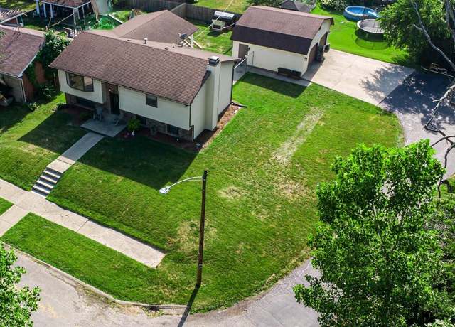 Property at 246 Crestwood Dr, Hobart, IN 46342, 3 beds, 3.5 baths