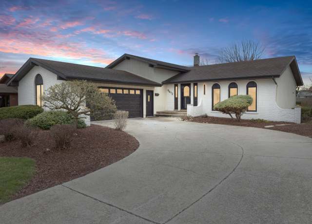 Property at 9612 Walnut Dr, Munster, IN 46321, 5 beds, 3 baths