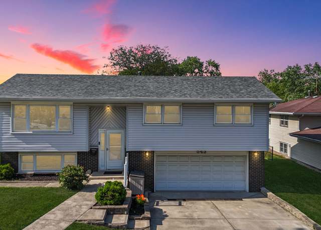 Property at 543 Aspen Dr, Dyer, IN 46311, 3 beds, 1.5 baths