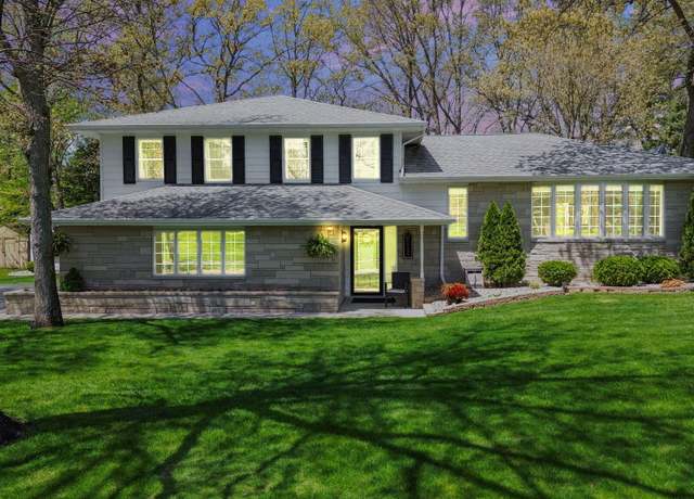 Property at 10840 Dogleg Dr, Demotte, IN 46310, 3 beds, 2.5 baths