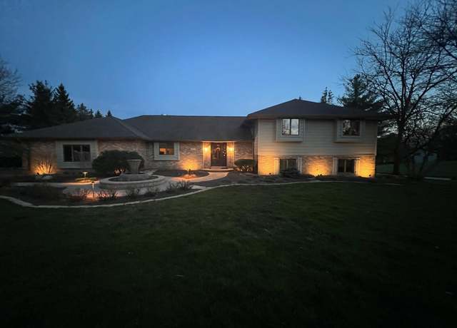 Property at 127 Wheatridge Rd, Valparaiso, IN 46385, 4 beds, 3.5 baths