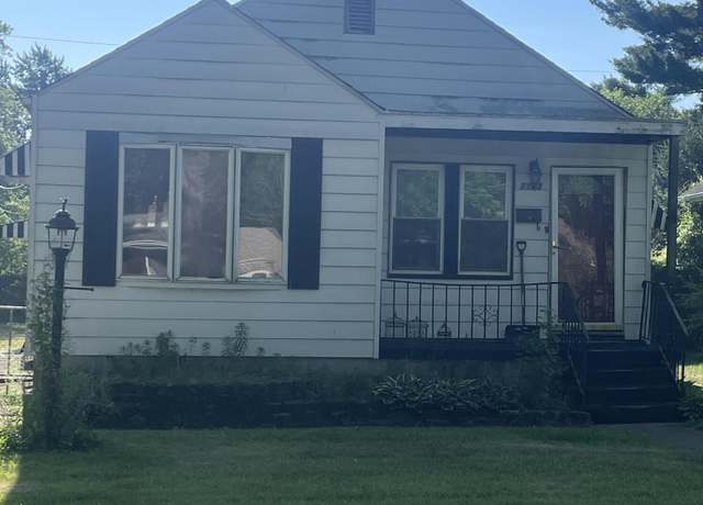 Property at 1123 State St, Hobart, IN 46342, 3 beds, 1.5 baths