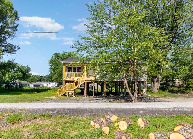 Property at 44 Vick Tree Ln, Hebron, IN 46341, 3 beds, 2 baths
