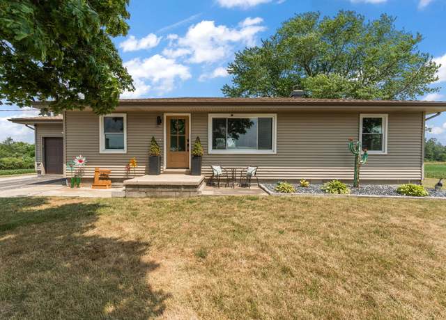 Property at 13113 Montgomery St, Crown Point, IN 46307, 3 beds, 1.5 baths