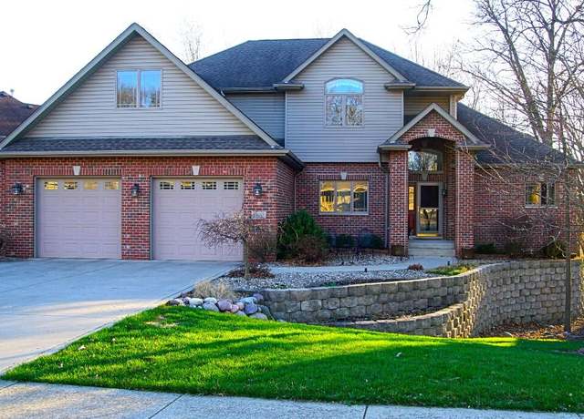 Property at 7102 Starling Dr, Schererville, IN 46375, 5 beds, 3.5 baths