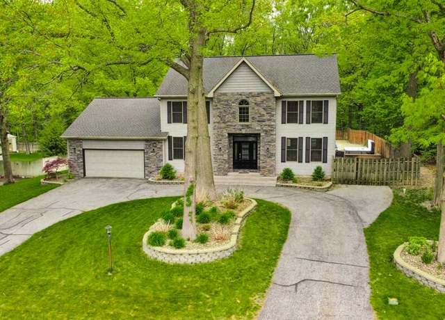 Property at 5125 W Concord Dr, La Porte, IN 46350, 4 beds, 2.5 baths