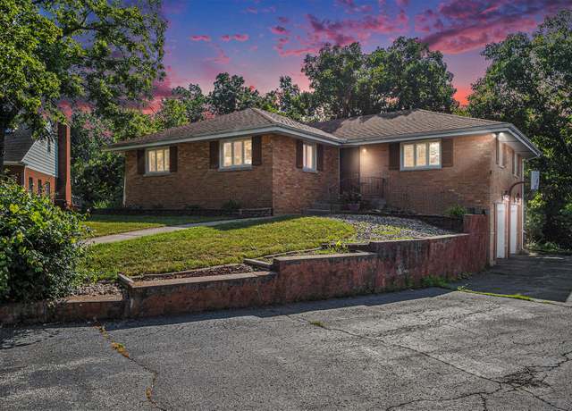 Property at 1405 W 125th Ct, Crown Point, IN 46307, 3 beds, 2 baths