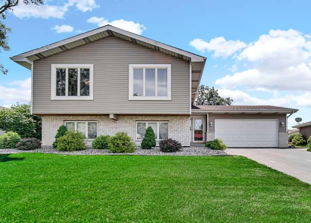 Property at 1519 Shady Ln, Schererville, IN 46375, 5 beds, 2 baths