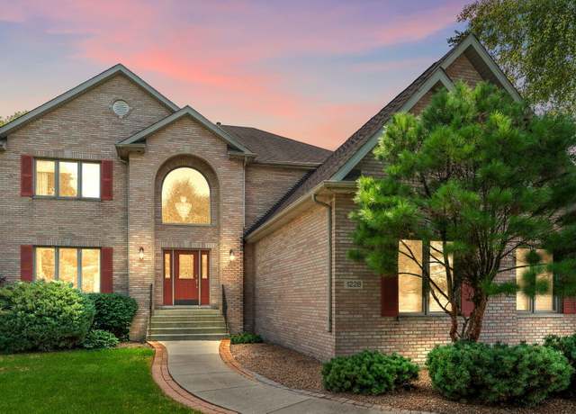 Property at 1228 Perthshire Ln, Dyer, IN 46311, 5 beds, 3.5 baths