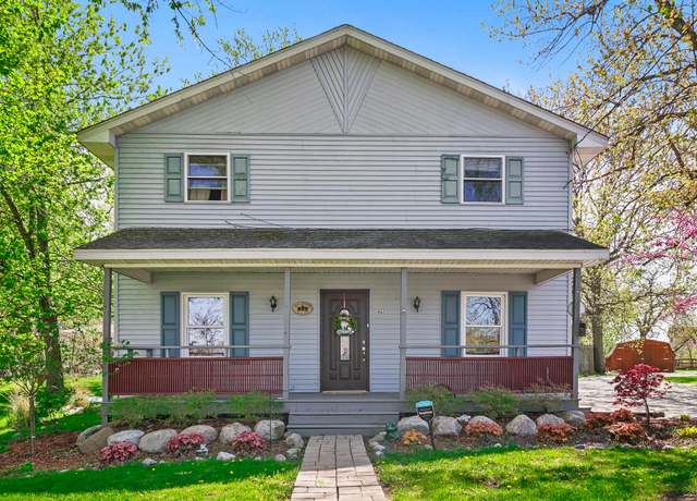Property at 662 S Lakeview Dr, Lowell, IN 46356, 3 beds, 2 baths