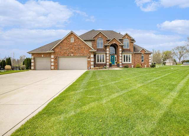 Property at 272 White Tail Ct, Hobart, IN 46342, 5 beds, 4.5 baths