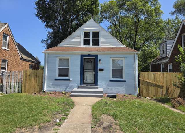 Property at 679 Martin Luther King Drive Dr, Gary, IN 46402, 5 beds, 2 baths