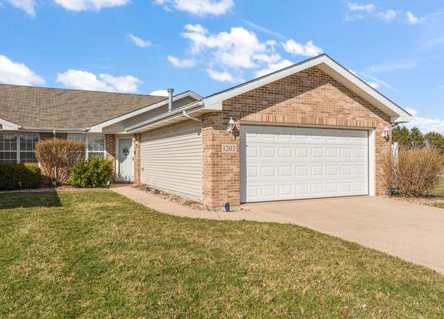 Property at 1202 W 84th Ln, Merrillville, IN 46410, 2 beds, 2 baths