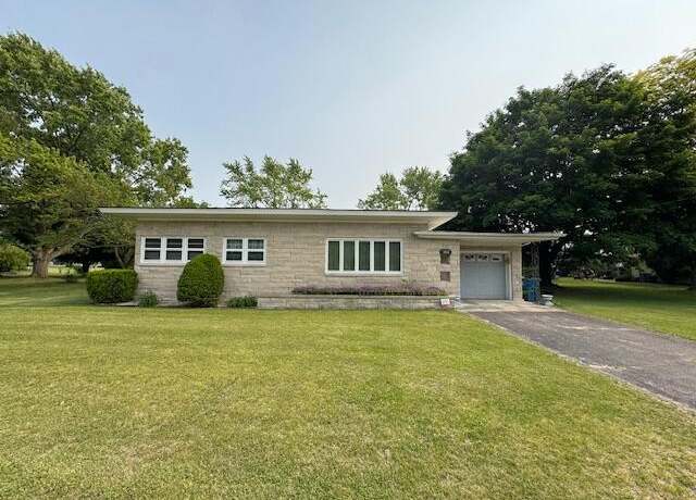 Property at 1402 E Culver Rd, Knox, IN 46534, 3 beds, 2 baths