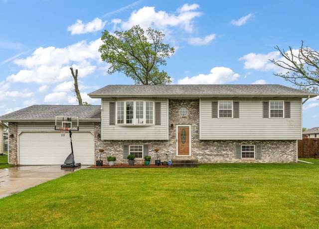 Property at 5121 Boulder Ave, Portage, IN 46368, 4 beds, 3 baths
