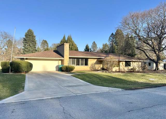 Property at 1801 Kingsbury Ave, La Porte, IN 46350, 4 beds, 2 baths