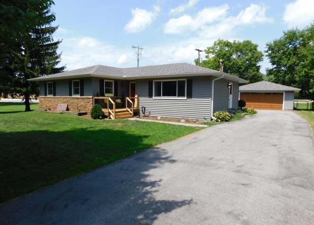 Property at 542 Dunewood Dr, Chesterton, IN 46304, 4 beds, 3 baths