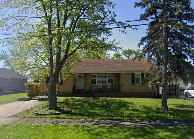 Property at 1215 Farragut St, Crown Point, IN 46307, 3 beds, 2 baths