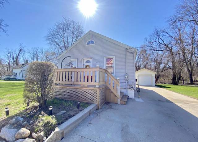 Property at 624 Pleasant Ave, Michigan City, IN 46360, 2 beds, 1 bath