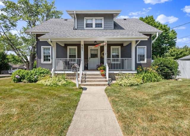 Property at 901 N Campbell St, Valparaiso, IN 46385, 4 beds, 3 baths