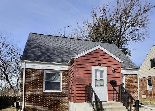 Property at 809 Academy St, Valparaiso, IN 46383, 3 beds, 2.5 baths