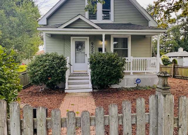 Property at 922 Carroll St, Hammond, IN 46320, 4 beds, 2 baths