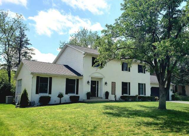 Property at 408 Westchester Ln, Valparaiso, IN 46385, 4 beds, 2.5 baths