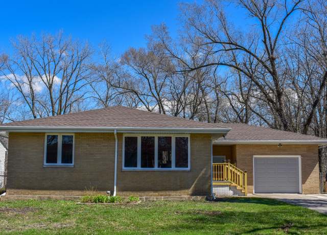 Property at 6131 Glen Dr, Merrillville, IN 46410, 5 beds, 3 baths