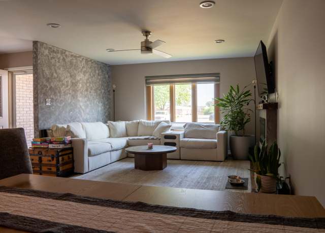 Property at 1020 Flag Ln, Dyer, IN 46311, 2 beds, 2 baths