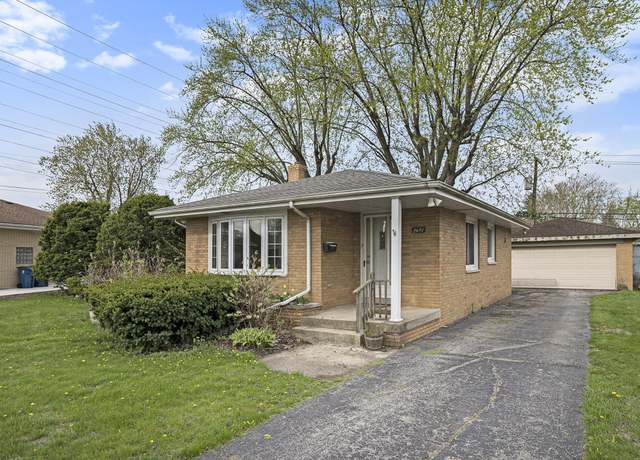 Property at 8424 Parrish Pl, Highland, IN 46322, 4 beds, 1.5 baths