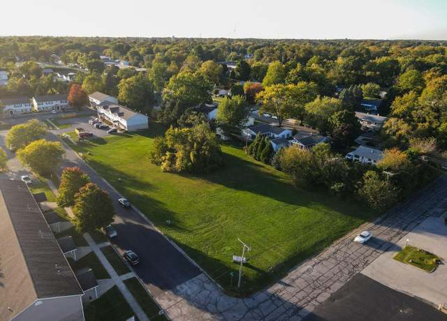 Property at 1707 Firestone Ln, Valparaiso, IN 46383