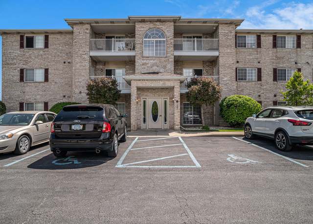 Property at 1981 W 75th Pl #22, Merrillville, IN 46410, 2 beds, 1.5 baths