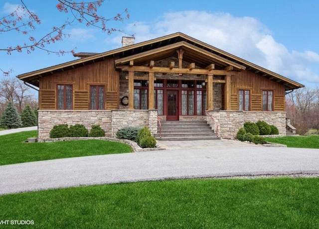 Property at 1023 Country Creek Ln, Chesterton, IN 46304, 3 beds, 2.5 baths