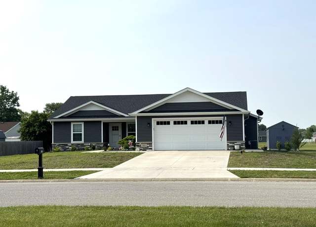 Property at 925 6th Ave NW, Demotte, IN 46310, 3 beds, 2 baths