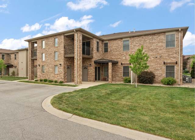 Property at 1367 Prairie Dr, Crown Point, IN 46307, 2 beds, 2 baths