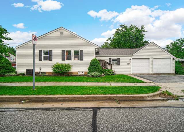 Property at 402 Fair St, Valparaiso, IN 46383, 3 beds, 1.5 baths