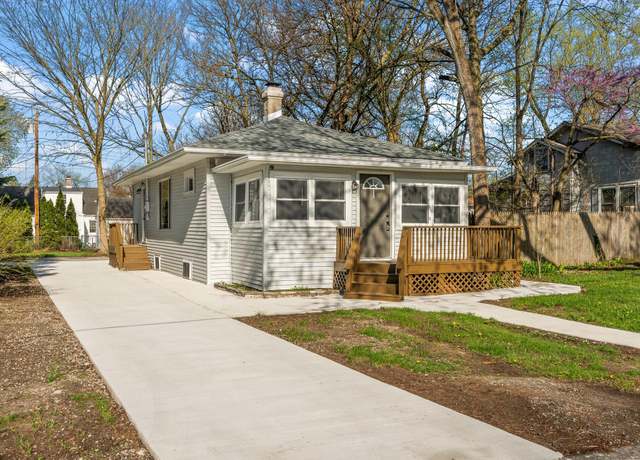 Property at 2798 Emerson St, Portage, IN 46368, 2 beds, 1 bath
