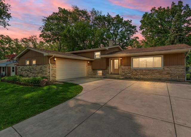Property at 7403 W 85th Ave, Crown Point, IN 46307, 4 beds, 2 baths