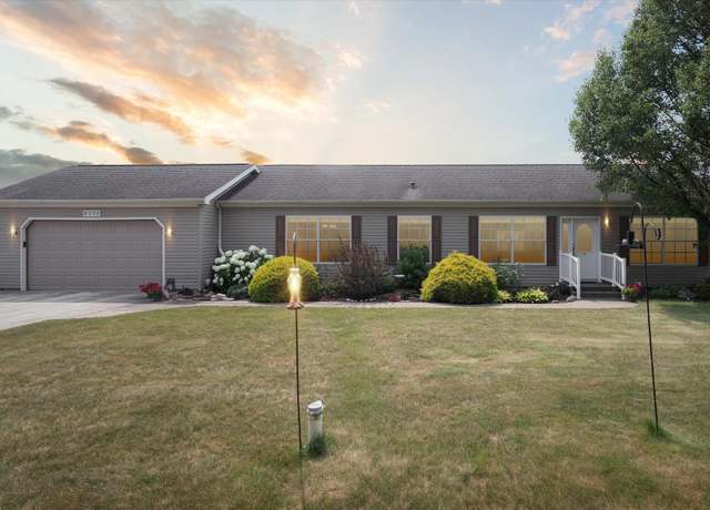 Property at 8272 N 850 E, New Carlisle, IN 46552, 3 beds, 2 baths
