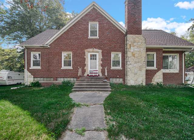 Property at 6001 Cleveland Cir, Merrillville, IN 46410, 3 beds, 3 baths