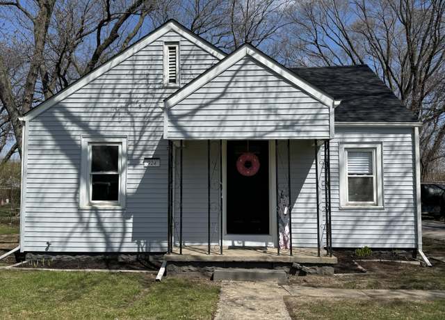 Property at 924 W 62nd Ave, Merrillville, IN 46410, 3 beds, 2 baths