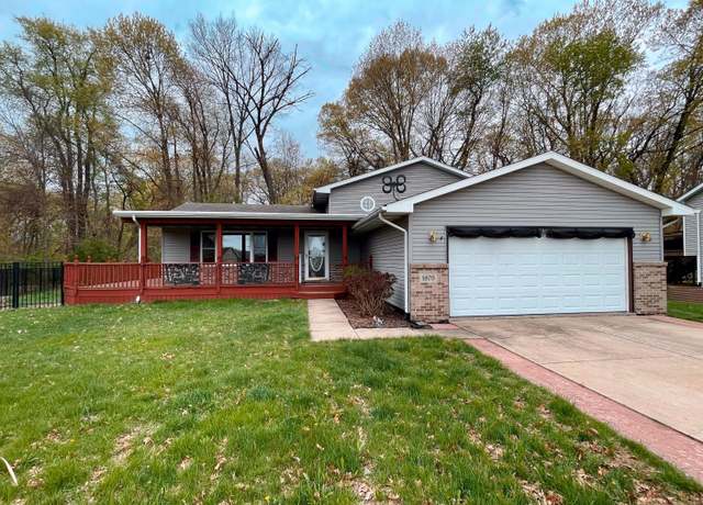 Property at 1603 W 11th Pl, Hobart, IN 46342, 3 beds, 1.5 baths