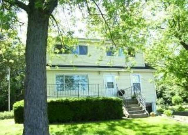 Property at 515 Lakeview Ct, Lowell, IN 46356, 4 beds, 1.5 baths