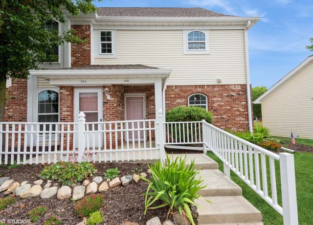 Property at 852 Edgewood Glen Dr, Valparaiso, IN 46385, 2 beds, 1.5 baths