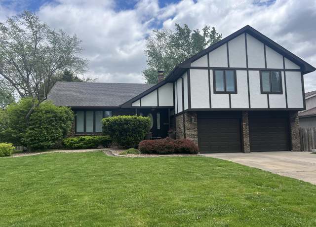 Property at 9531 Dogwood Dr, Munster, IN 46321, 4 beds, 2.5 baths