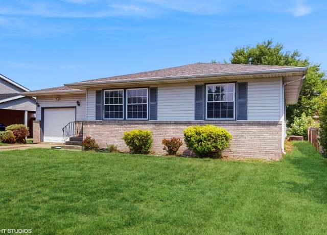 Property at 302 Minter Dr, Griffith, IN 46319, 3 beds, 2 baths